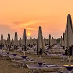 Cozy Escape With Relaxing Terrace Apartman *